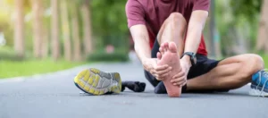 Heel Spurs vs. Plantar Fasciitis: What's the Difference?